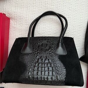 Elegant Black Crocodile-Embossed Handbag
